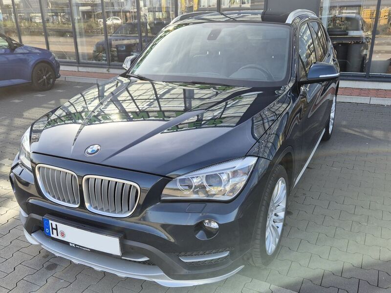 Gebraucht BMW X1 Advantage 218 PS (160 kW) 2015 Blau SUV