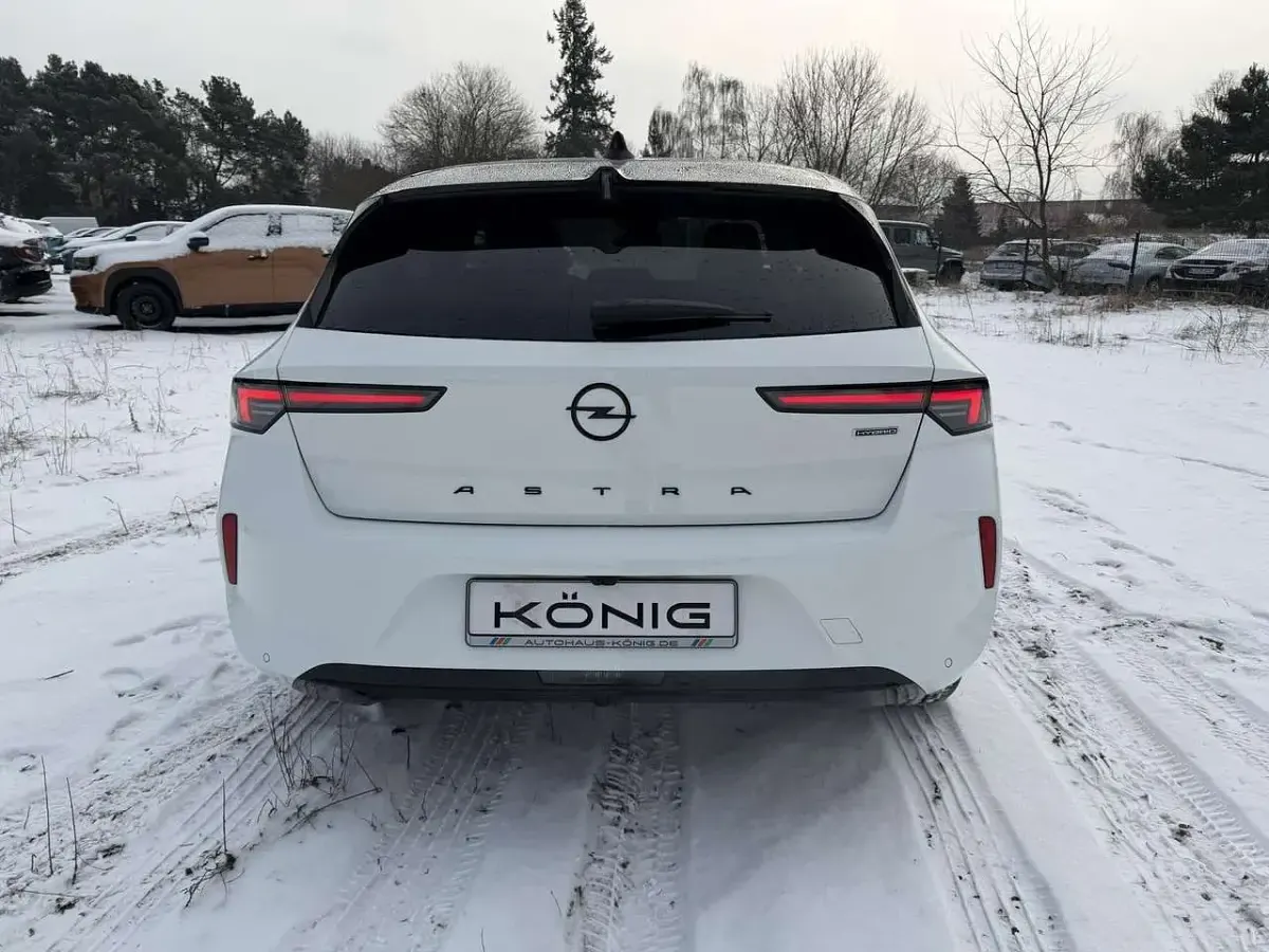 Gebraucht Opel Astra 136 PS (100 kW) 2024 Arktis weiß (uni) Kleinwagen