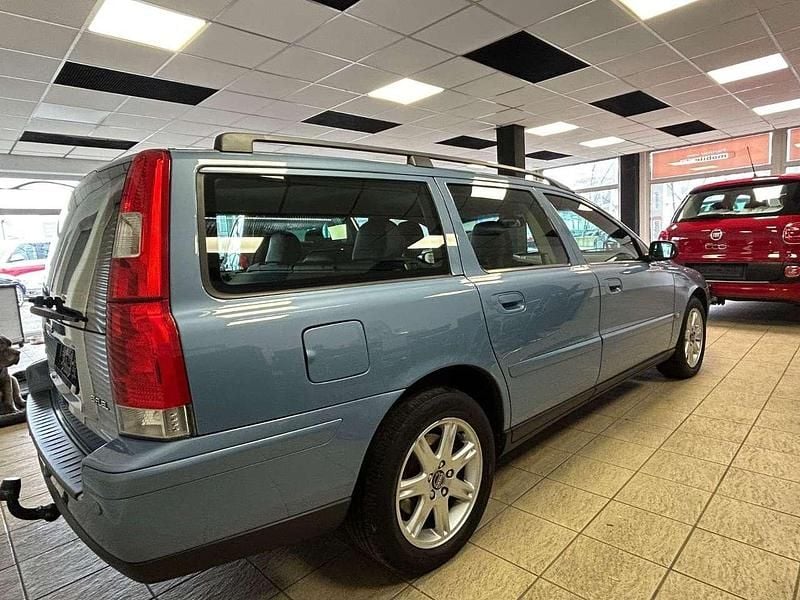 Second-hand Volvo V70 140 CP (102 kW) 2006 Albastru Break
