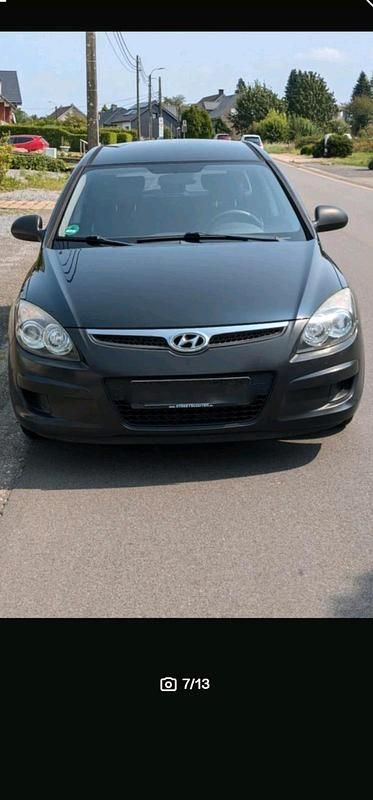 Gebraucht Hyundai i30 108 PS (79 kW) 2009 Schwarz Kombi