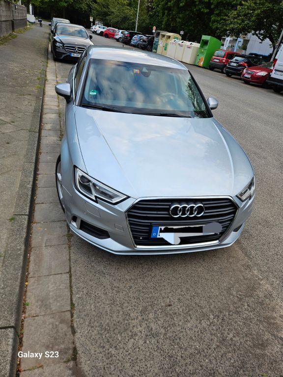 Silber Gebraucht 2018 Audi A3 Sport Limousine | 15.900 € (Guter Preis) - Bild 1/4