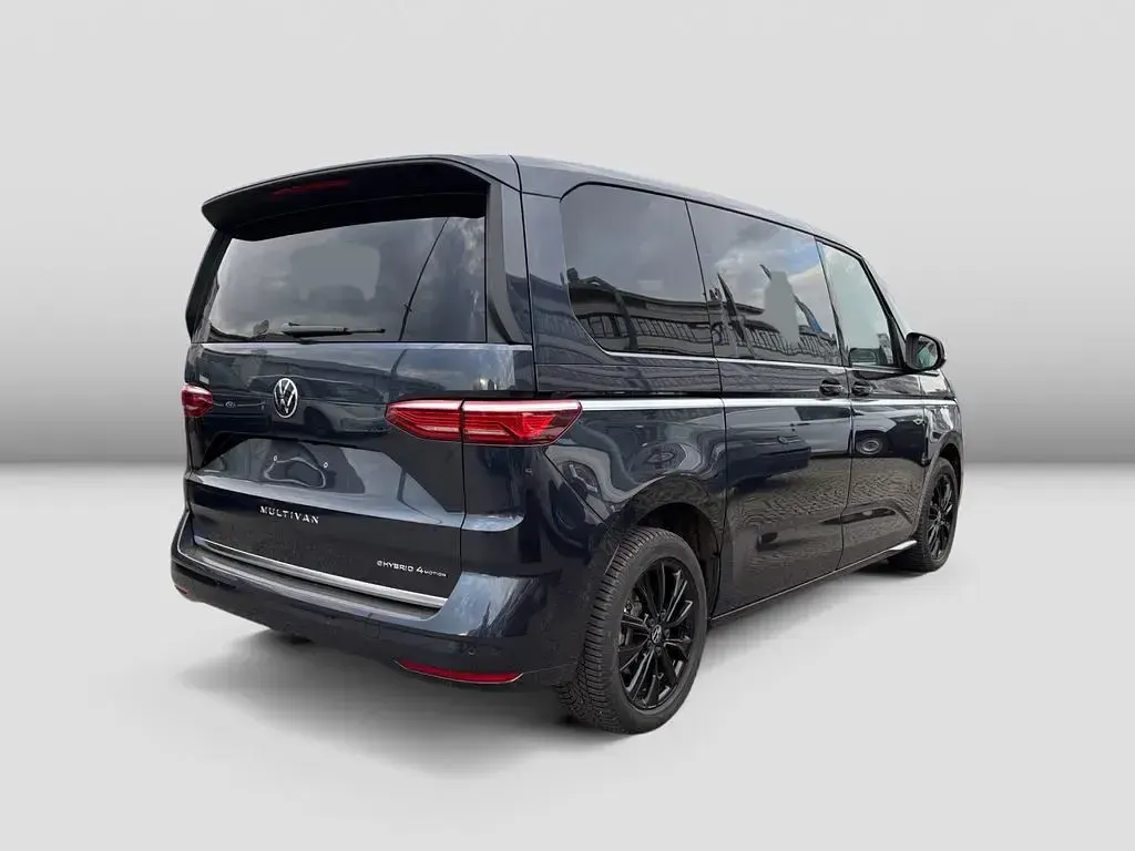 Usata VW Multivan Style 245 CV (180 kW) 2025 Blu Monovolume