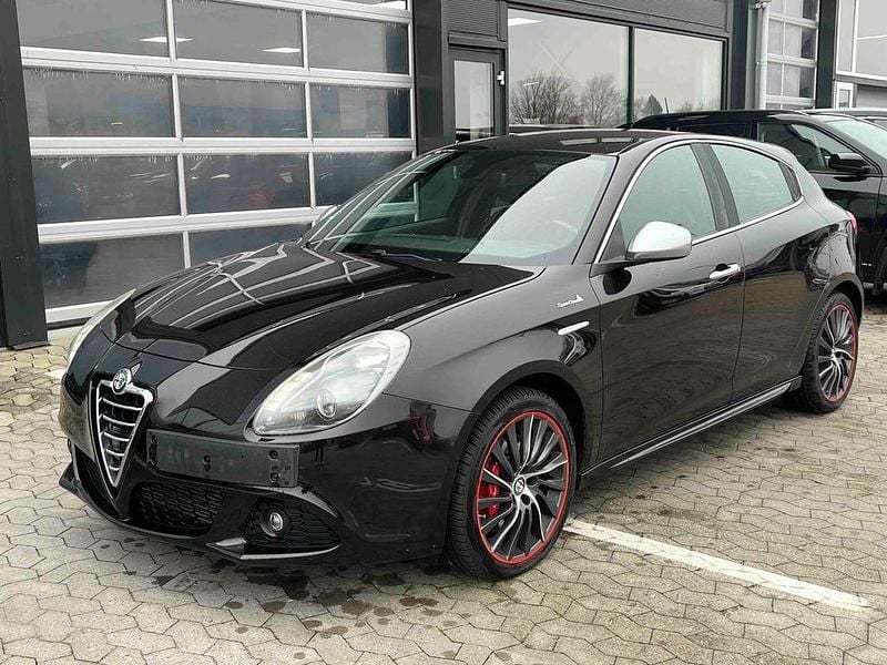 Schwarz Gebraucht 2013 Alfa Romeo Giulietta Turismo Limousine | 3.300 € (Fairer Preis) - Bild 1/4