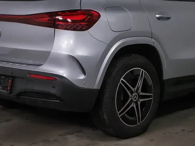 Gebraucht Mercedes EQA250 AMG line 139 kW (190 PS) 2025 Lack hightechsilber SUV