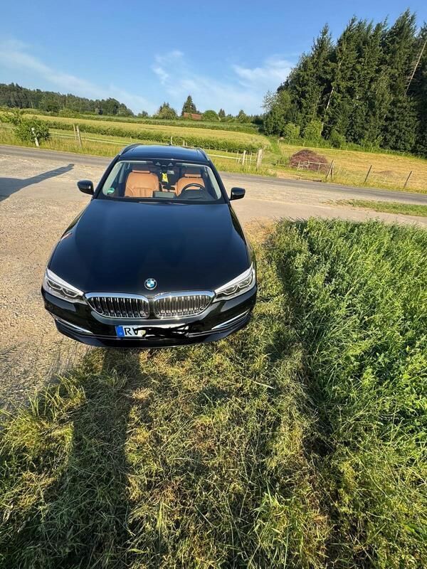 Schwarz Gebraucht 2018 BMW 530 Luxury Line Kombi | 32.499 € (Etwas zu teuer) - Bild 1/4