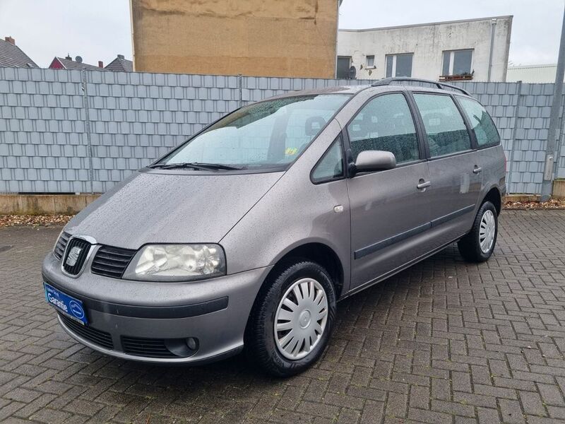 Grau Gebraucht 2006 Seat Alhambra Reference Van / Kleinbus | 3.399 € (Fairer Preis) - Bild 1/4