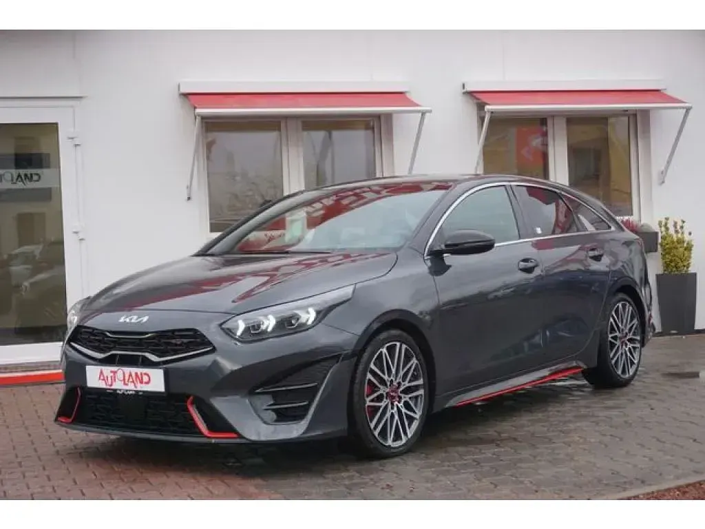 Gebraucht Kia ProCeed 204 PS (150 kW) 2023 Pentametal metallic grau (metallic) Kombi