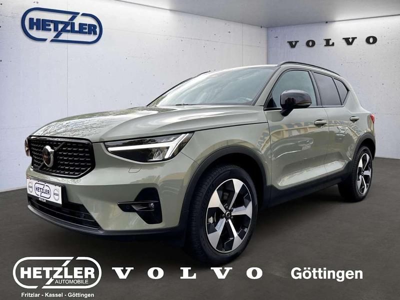 Gebraucht Volvo XC40 Plus 197 PS (144 kW) 2024 Sage green / metallic SUV