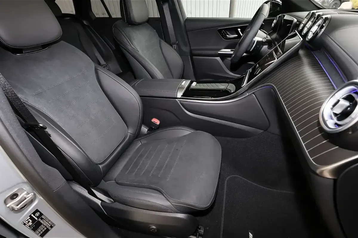 Gebraucht Mercedes GLC450 AMG 367 PS (269 kW) 2025 Metalliclack hightechsilber SUV