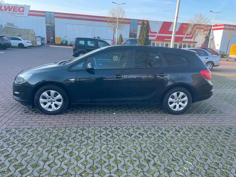 Gebraucht Opel Astra 110 PS (80 kW) 2014 Schwarz Kombi