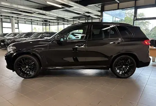 Gebraucht BMW X5 M Sport 298 PS (219 kW) 2023 Schwarz SUV