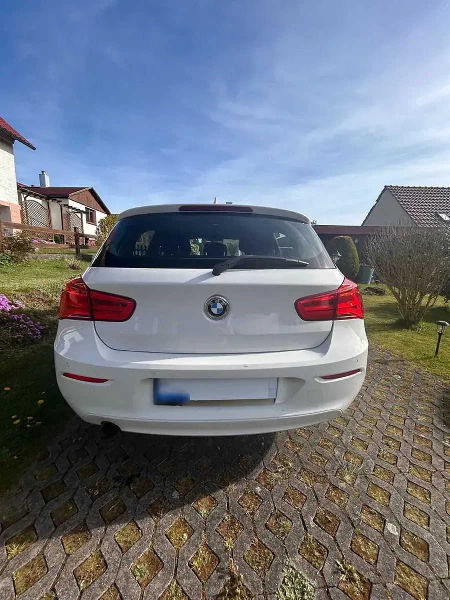 Gebraucht BMW 116 109 PS (80 kW) 2016 Weiß Kleinwagen