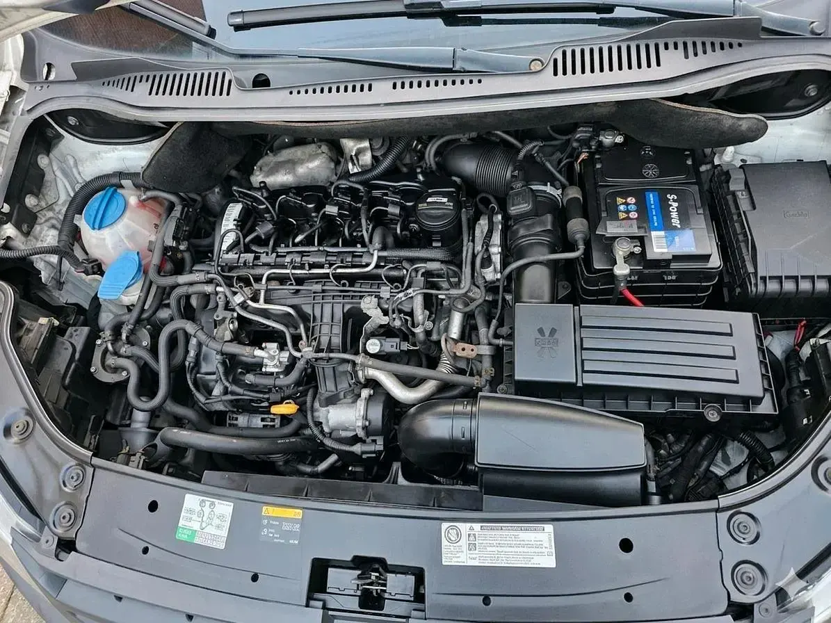 Używany VW Caddy 102 KM (75 kW) 2015 Biały Minivan