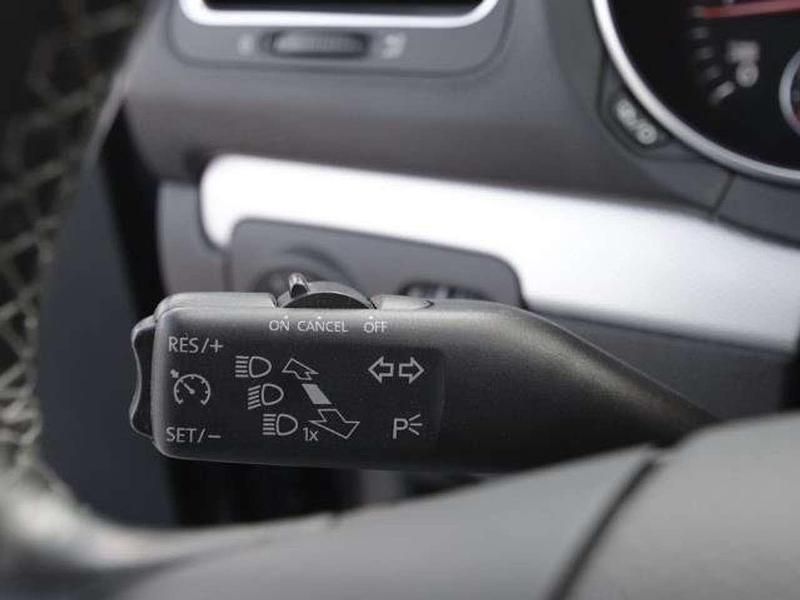 Gebraucht VW Golf Cabriolet Life 105 PS (77 kW) 2013 Schwarz Cabrio