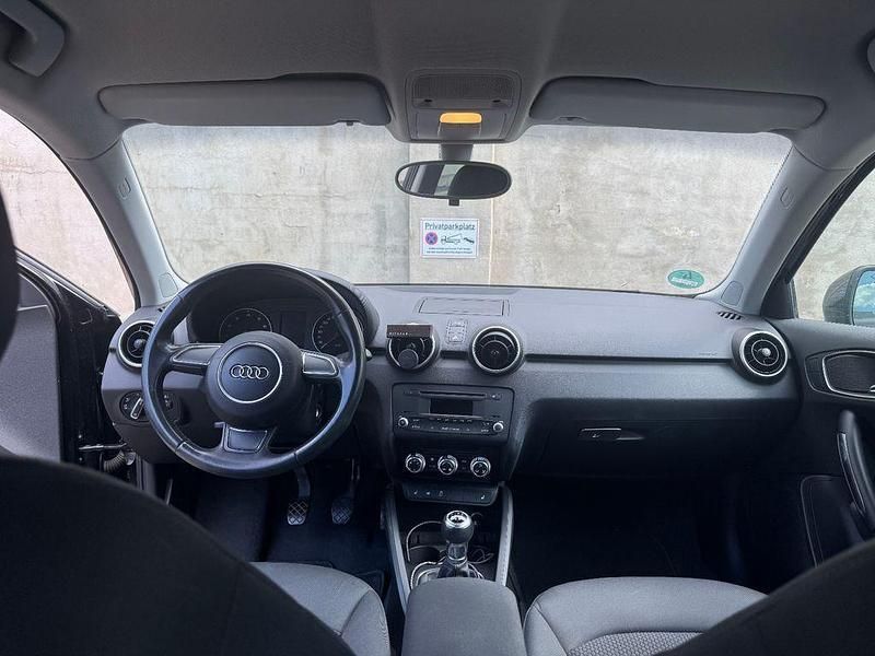 Schwarz Gebraucht 2011 Audi A1 Sport Kleinwagen | 8.900 € (Fairer Preis) - Bild 1/4