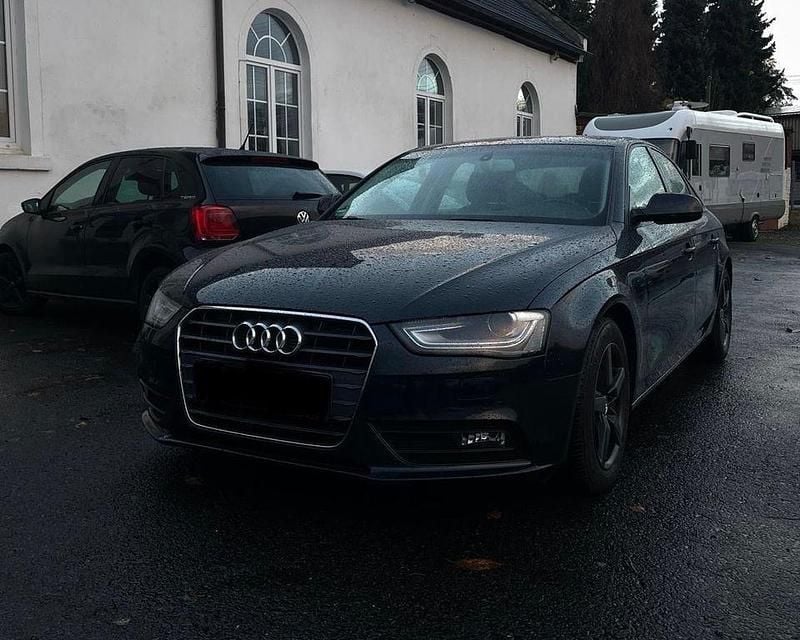 Gebraucht Audi A4 Ambiente 150 PS (110 kW) 2015 Blau Limousine