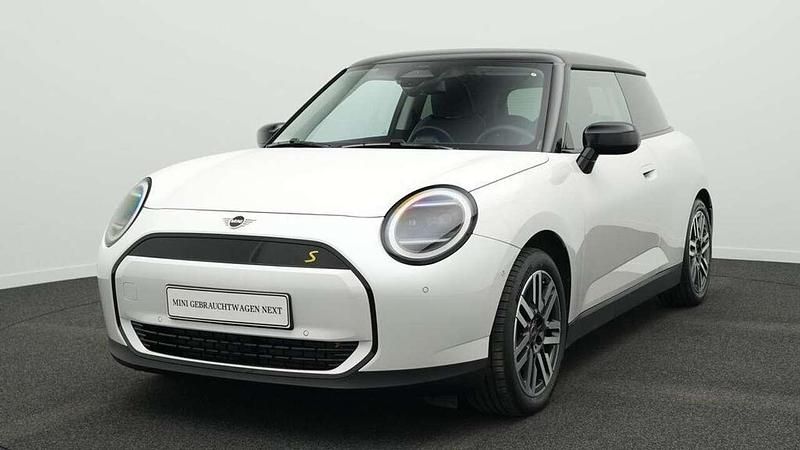 Gebraucht Mini Cooper SE Classic 160 kW (218 PS) 2024 Weiß Kleinwagen