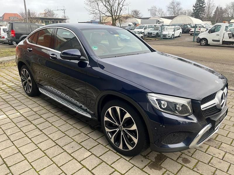 Gebraucht Mercedes GLC350 258 PS (189 kW) 2017 Blau Coupé