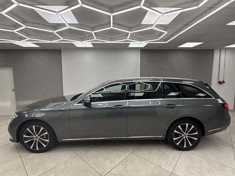 Używany Mercedes E300 Elegance 306 KM (225 kW) 2021 Szary Sedan/Limuzyna