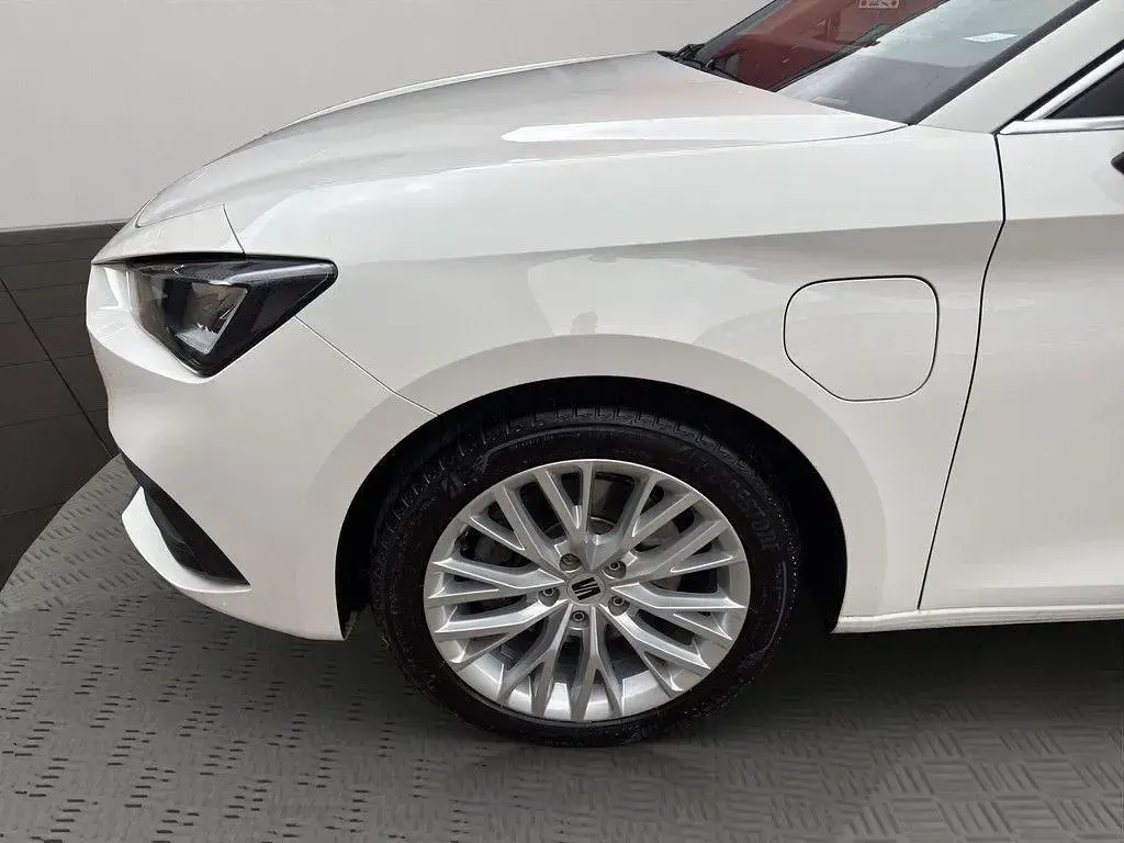 Gebraucht Seat Leon XCELLENCE 150 PS (110 kW) 2021 Weiß Limousine
