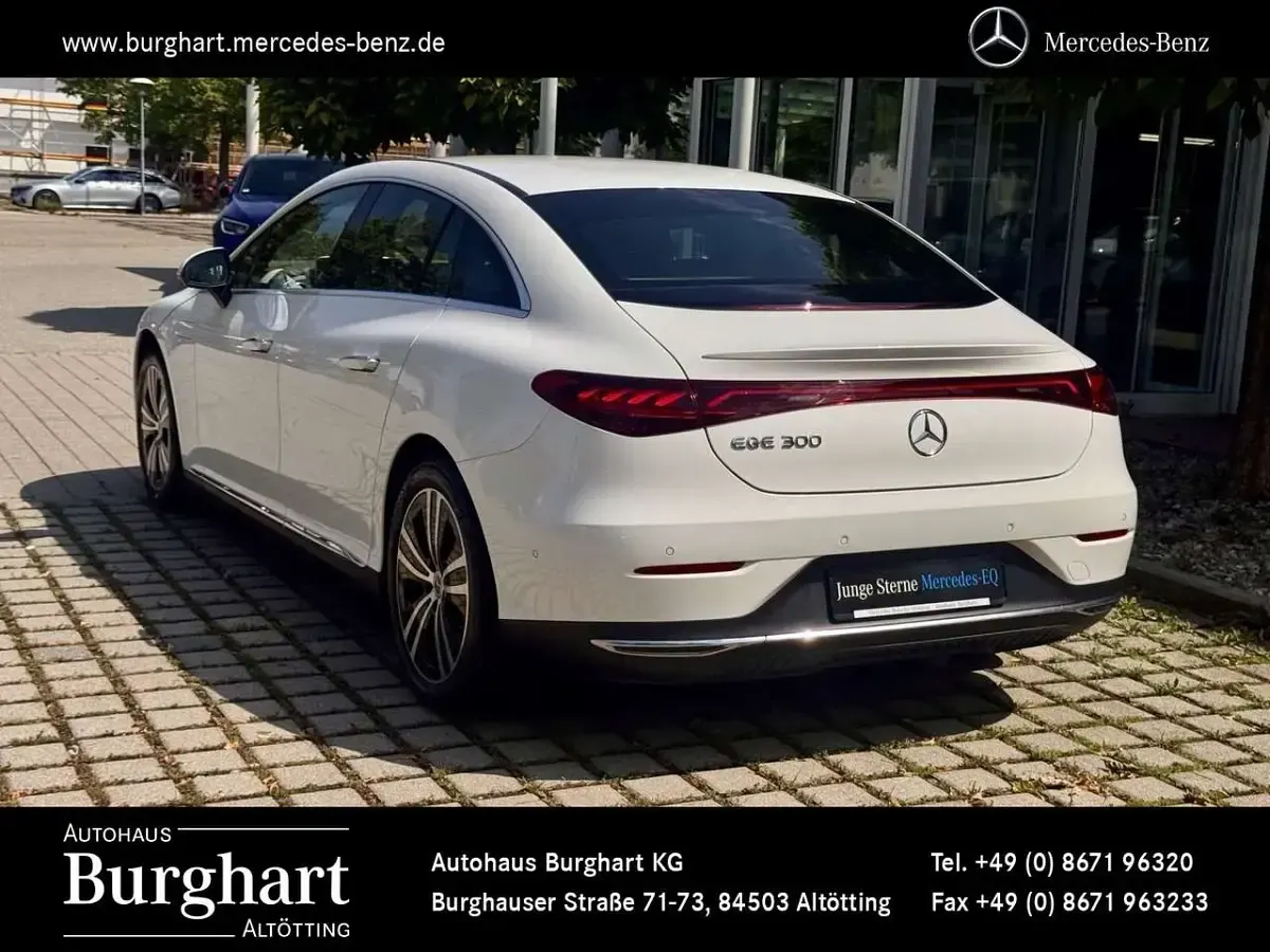 Gebraucht Mercedes EQE300 Electric Art 180 kW (245 PS) 2023 Unilack polarweiß Limousine