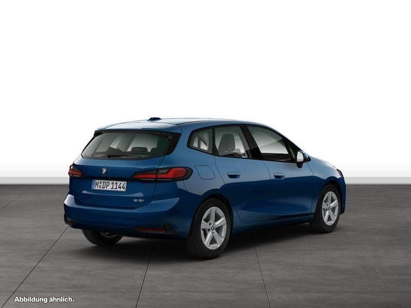 Phytonicblau metallic Gebraucht 2024 BMW 216 Active Tourer Luxury Line Van / Kleinbus | 31.614 € (Etwas zu teuer) - Bild 1/1
