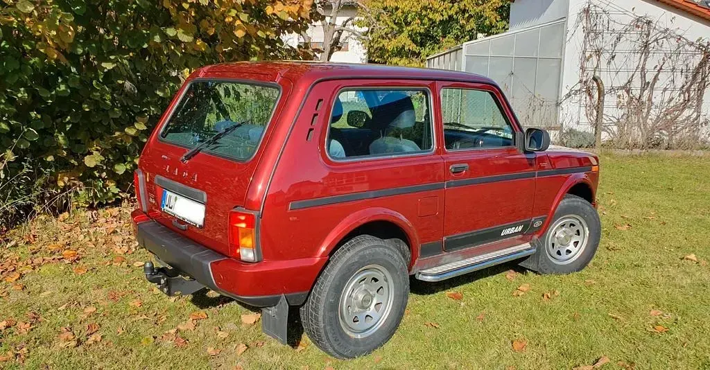 Gebraucht Lada Urban 83 PS (61 kW) 2019 Orange SUV