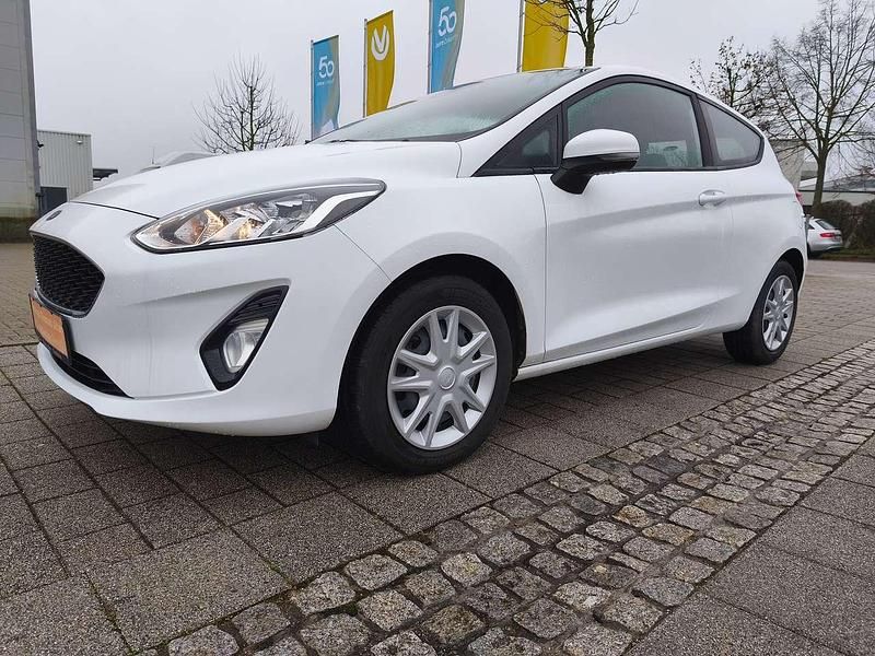 Weiß Gebraucht 2020 Ford Fiesta Limousine | 10.290 € (Fairer Preis) - Bild 1/4