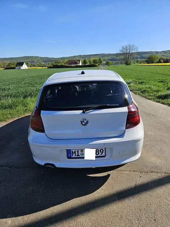 Gebraucht BMW 120 177 PS (130 kW) 2011 Weiß Kleinwagen