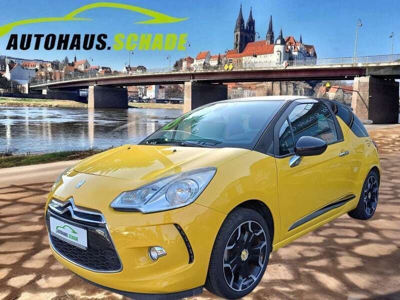 Lack gelb pegase + schwarz ony Gebraucht 2011 Citroën DS3 Sport Chic Limousine | 7.495 € (Teuer) - Bild 1/4