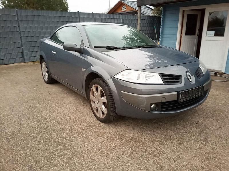 Gebraucht Renault Mégane Cabriolet Dynamique 111 PS (81 kW) 2006 Grau Cabrio