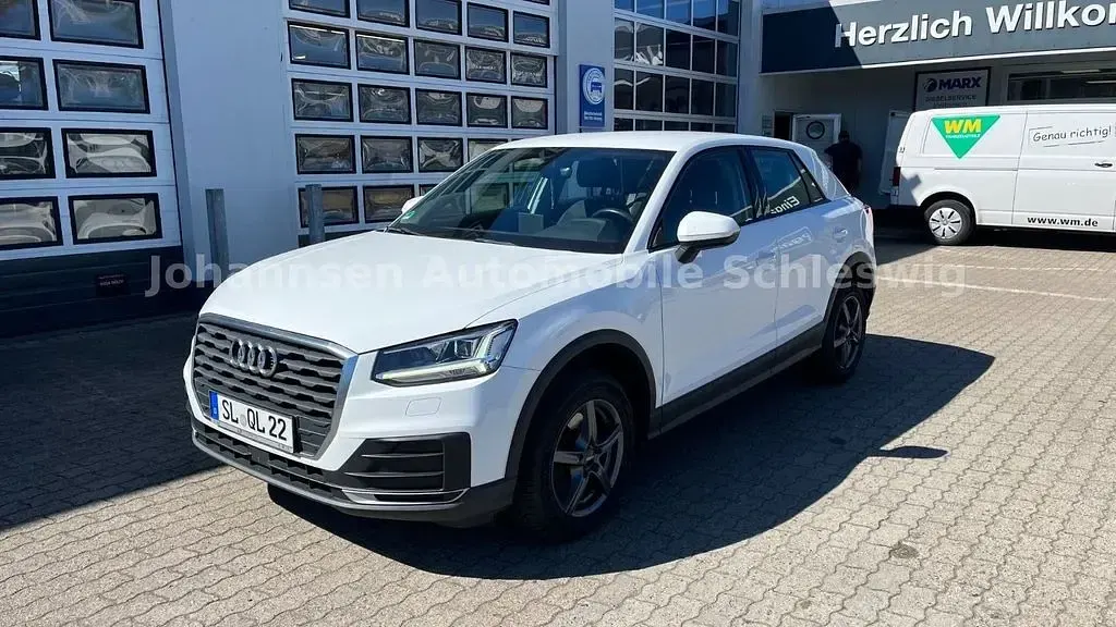 Usata Audi Q2 Basis 116 CV (85 kW) 2017 Bianco SUV
