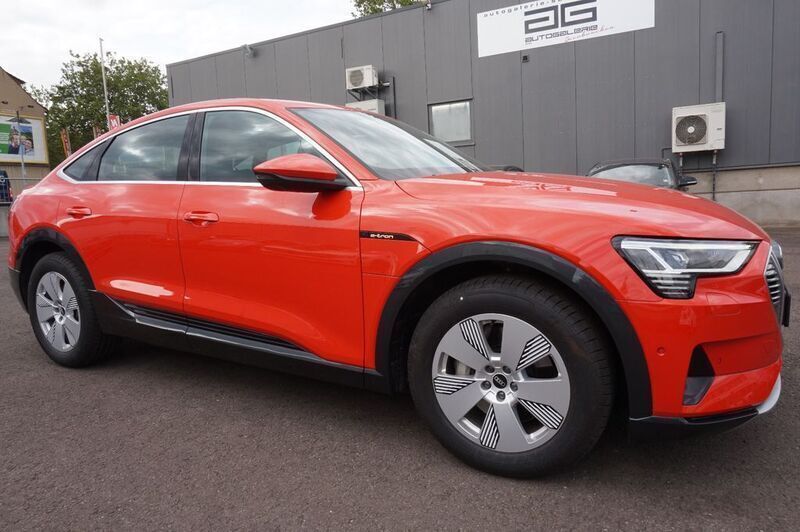 Rot Gebraucht 2021 Audi e-tron Sportback S-Line SUV | 44.900 € (Fairer Preis) - Bild 1/4