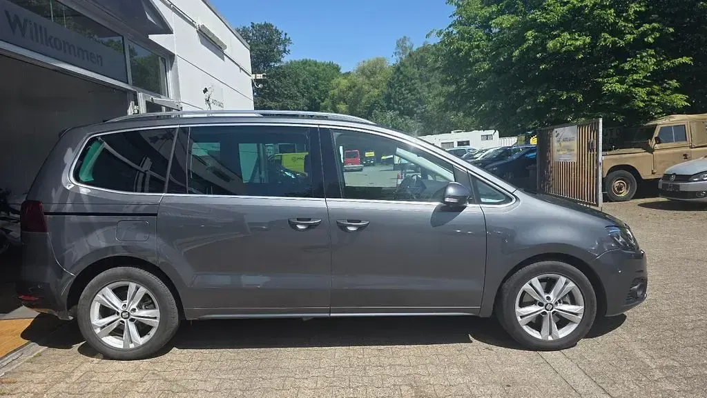 Gebraucht Seat Alhambra XCELLENCE 150 PS (110 kW) 2022 Grau Van / Kleinbus