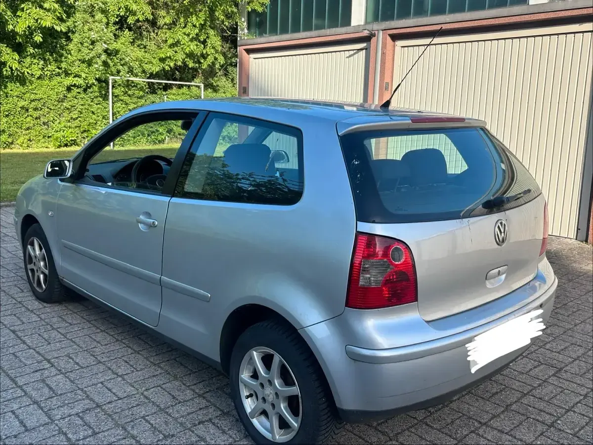 Gebraucht VW Polo 54 PS (39 kW) 2004 Silber Kleinwagen