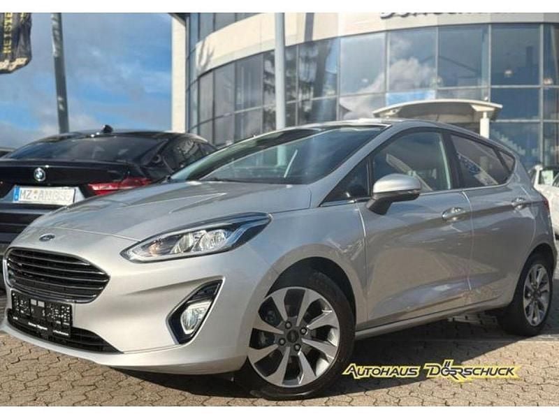 Gebraucht Ford Fiesta 101 PS (74 kW) 2018 Polarsilber metallic (metallic) Kleinwagen