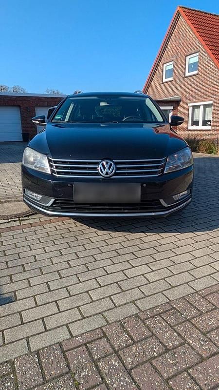 Second-hand VW Passat 105 CP (77 kW) 2014 Negru Break