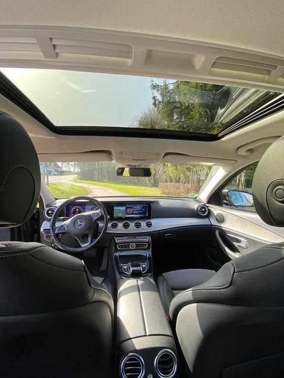 Gebraucht Mercedes E200 Avantgarde 184 PS (135 kW) 2016 Schwarz Limousine