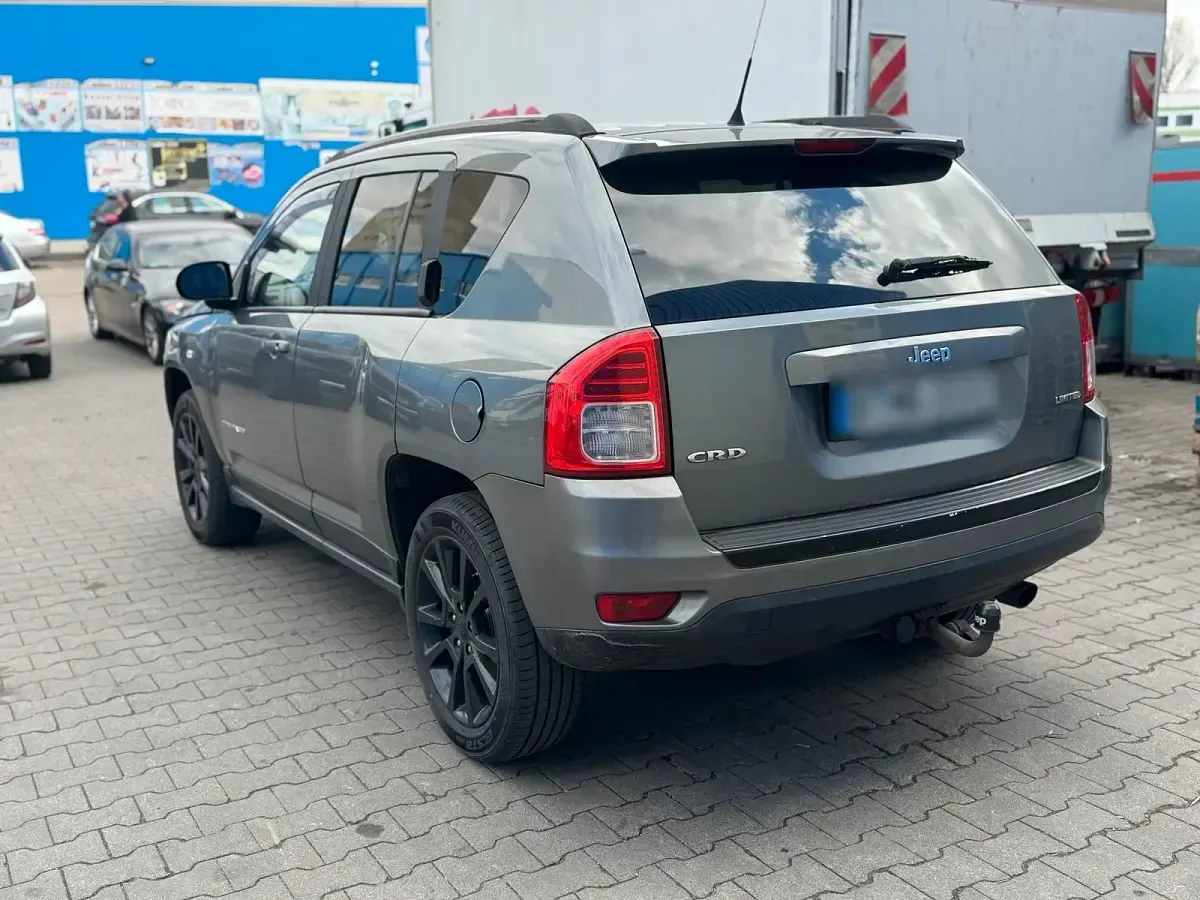 Occasion Jeep Compass 163 ch (119 kW) 2012 Gris SUV