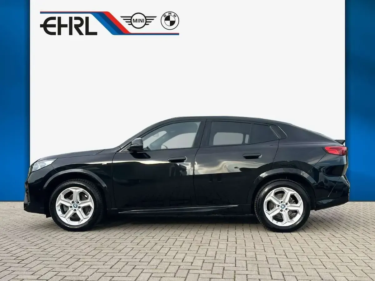 Gebraucht BMW iX2 M Sport 150 kW (204 PS) 2025 Schwarz SUV