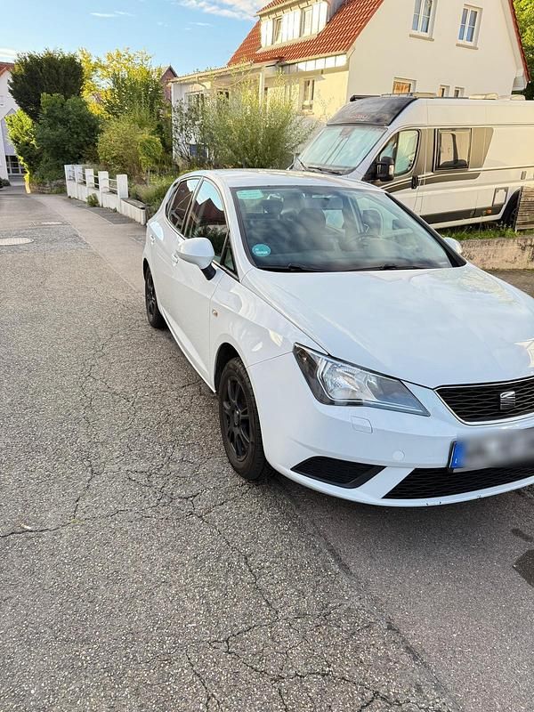 Weiß Gebraucht 2013 Seat Ibiza Kleinwagen | 4.500 € (Fairer Preis) - Bild 1/4