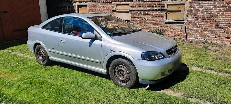 Second-hand Opel Astra 125 CP (91 kW) 2003 Argintiu Coupe