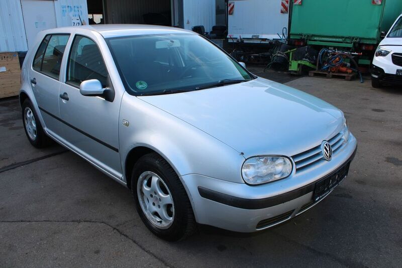 Silber Gebraucht 2001 VW Golf IV Edition Limousine | 1.900 € (Guter Preis) - Bild 1/4