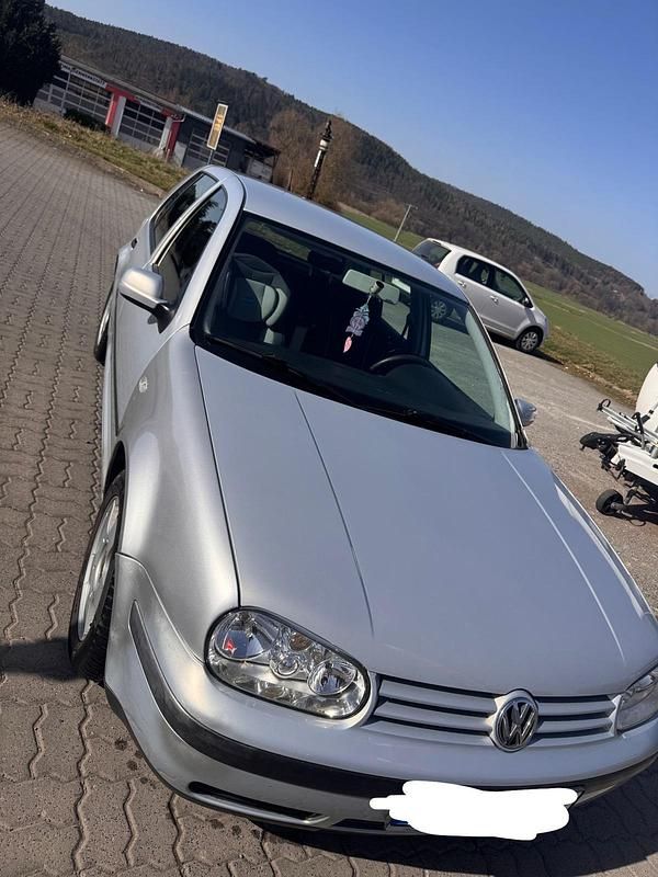 Gebraucht VW Golf IV 105 PS (77 kW) 2000 Silber Kleinwagen