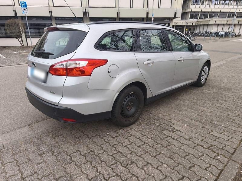 Gebraucht Ford Focus SYNC Edition 101 PS (74 kW) 2014 Grau Kombi