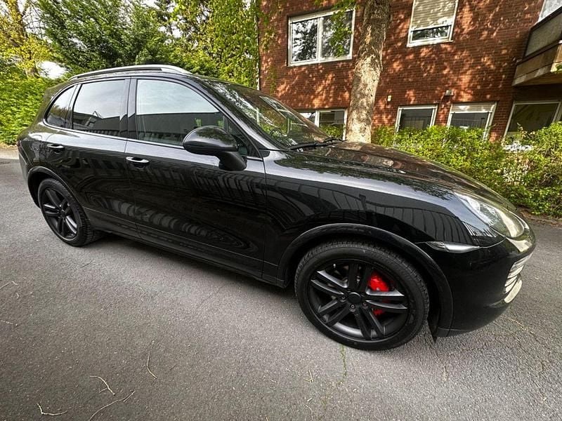 Second-hand Porsche Cayenne 245 CP (180 kW) 2013 Negru SUV