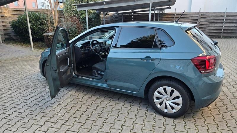 Blau Gebraucht 2019 VW Polo IQ Drive Kleinwagen | 12.500 € (Fairer Preis) - Bild 1/4