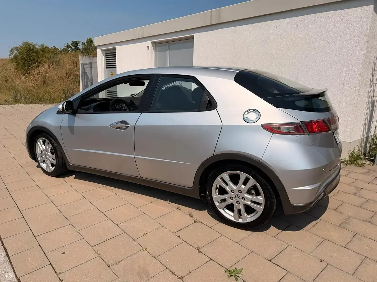 Gebraucht Honda Civic 140 PS (102 kW) 2009 Grau Limousine
