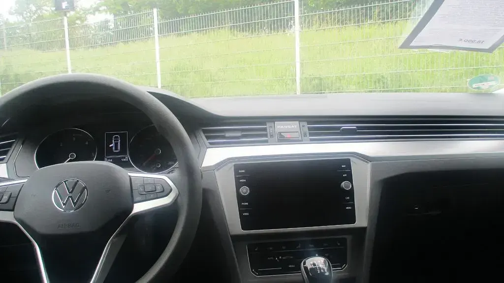 Gebraucht VW Passat 150 PS (110 kW) 2023 Schwarz Kombi