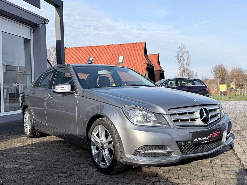 Gebraucht Mercedes C180 156 PS (114 kW) 2012 Silber Limousine